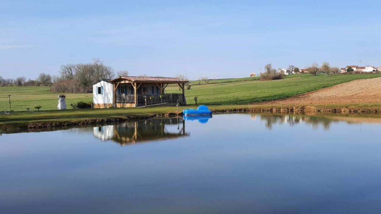 Etang Pre De La Font Hotel Cercles Bagian luar foto