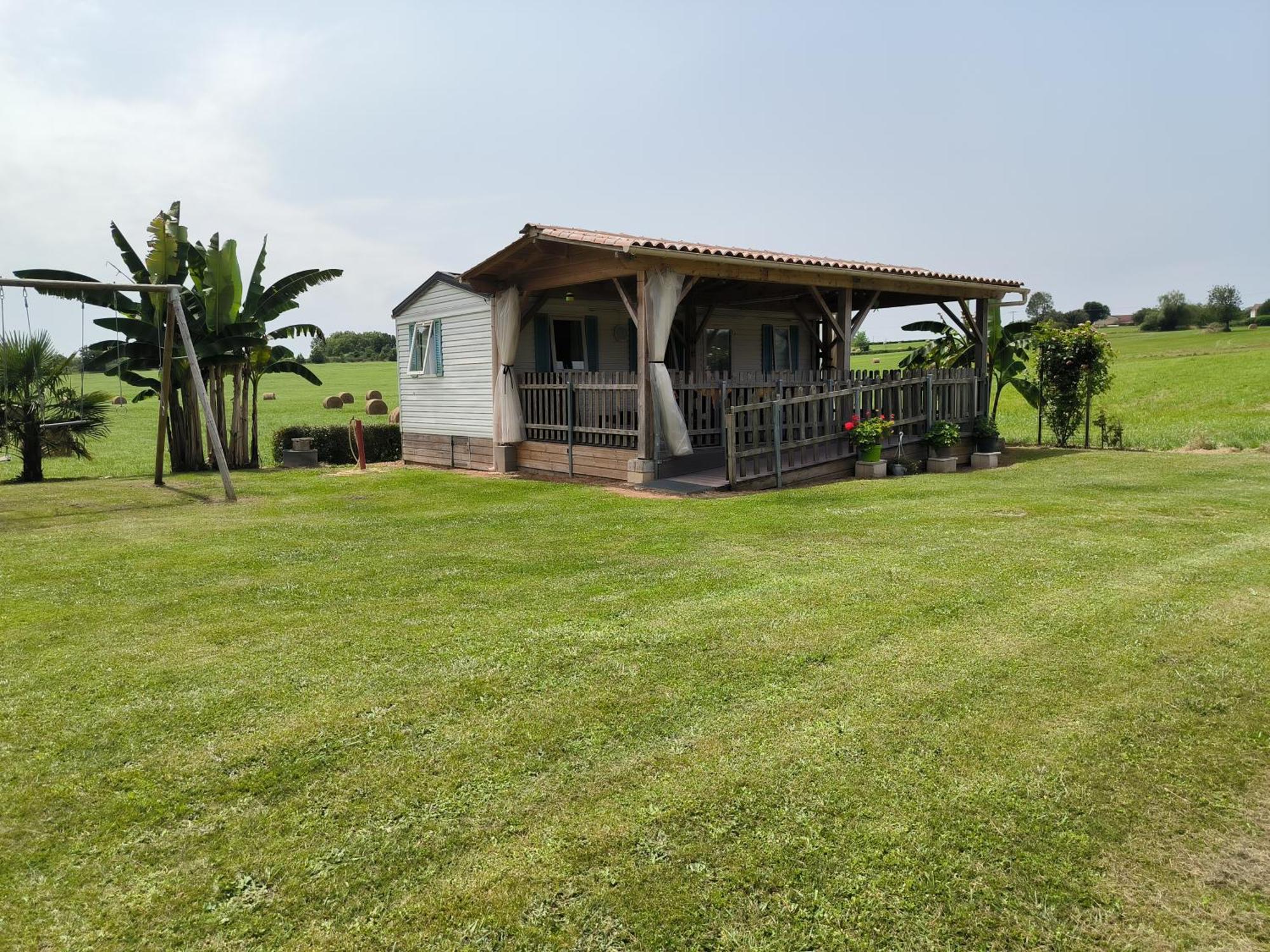Etang Pre De La Font Hotel Cercles Bagian luar foto