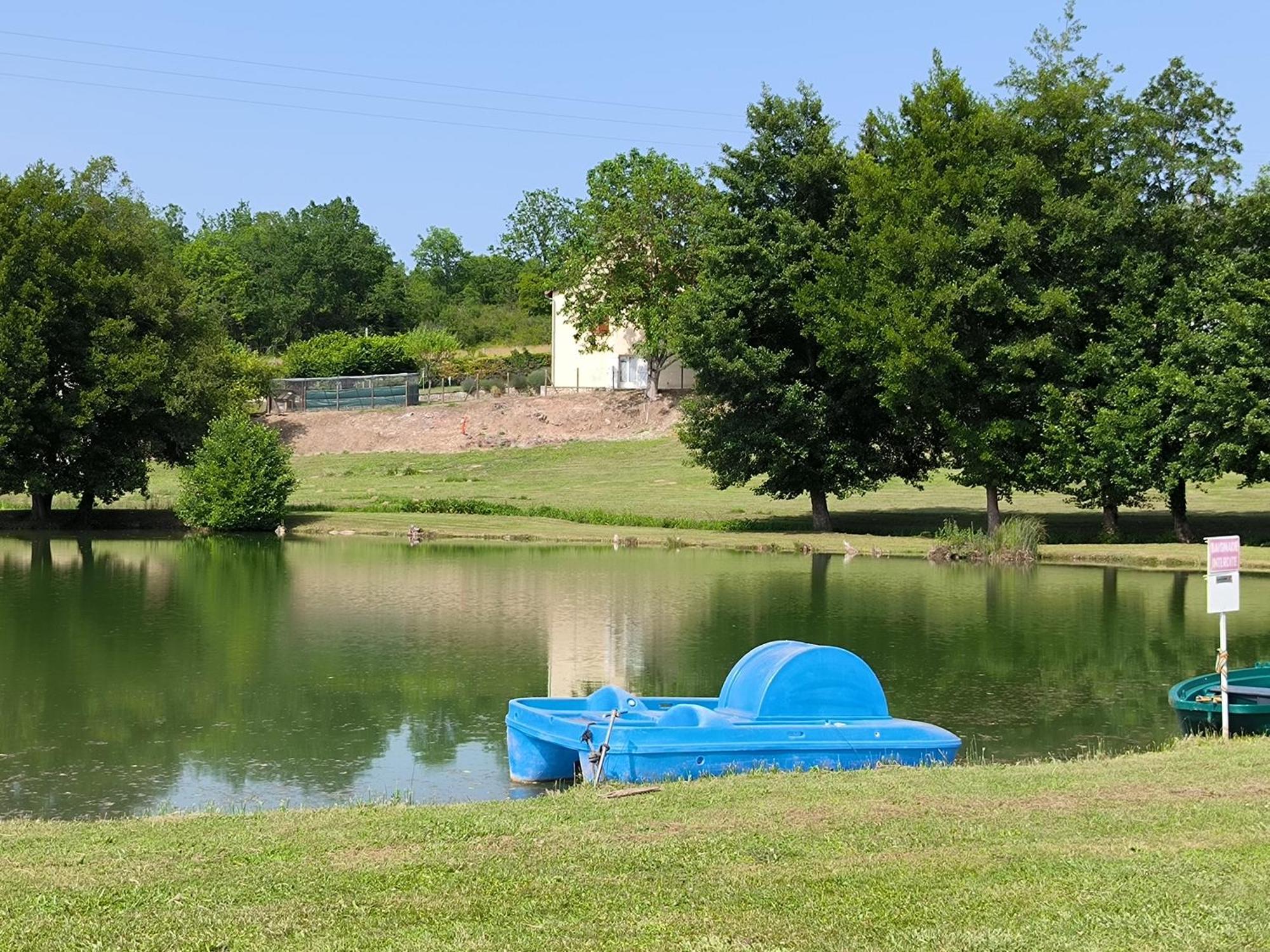 Etang Pre De La Font Hotel Cercles Bagian luar foto